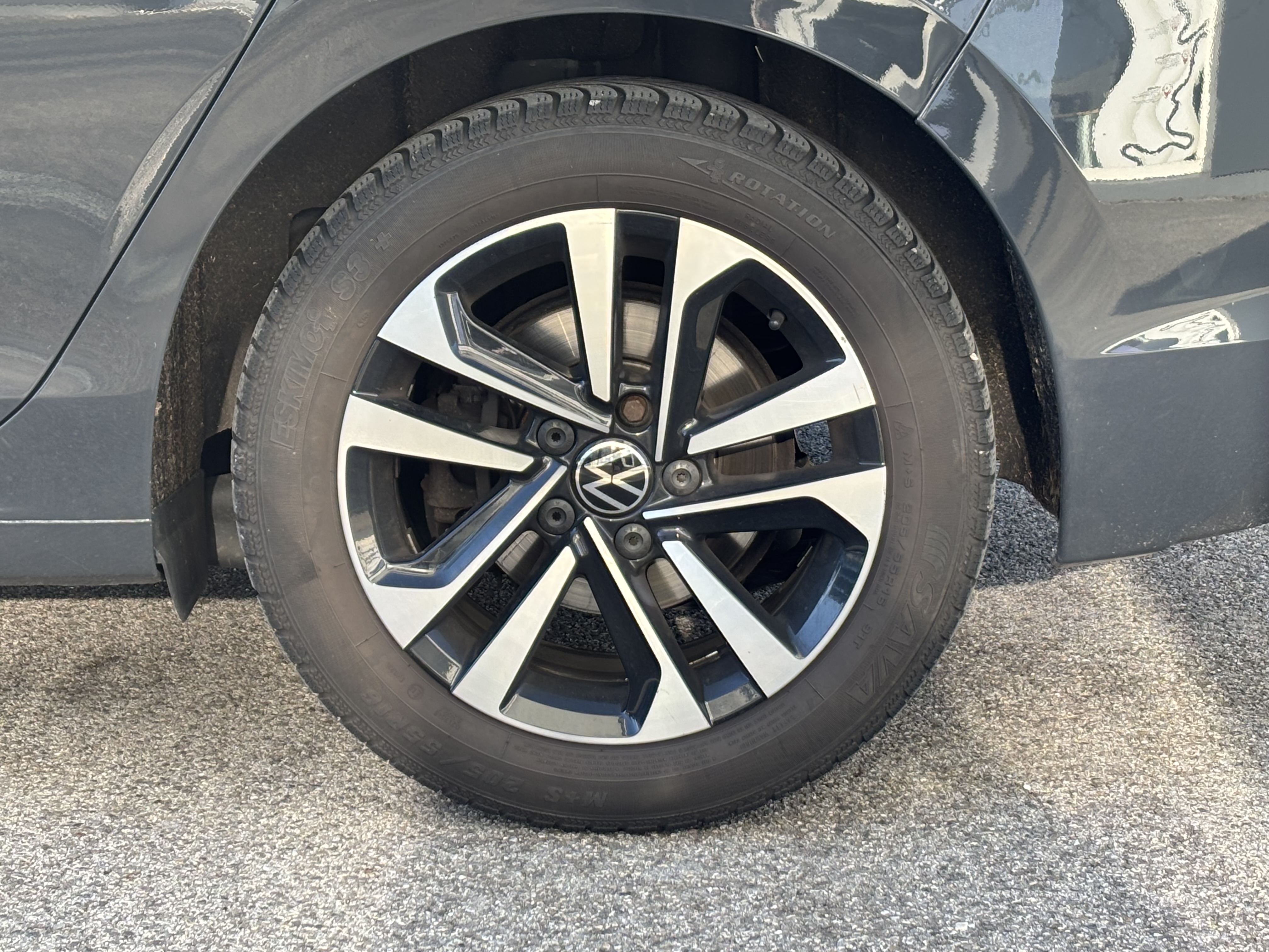 Volkswagen Golf — 32