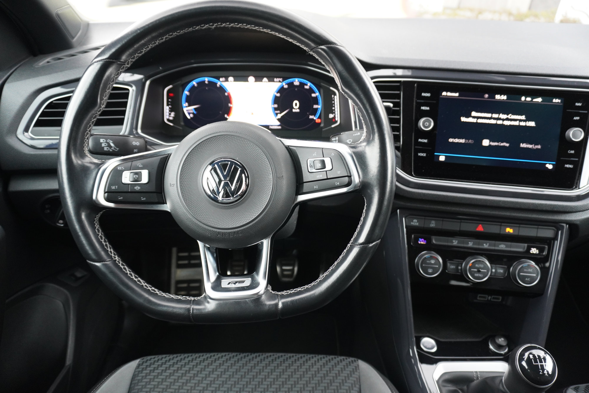 Volkswagen T-roc — 15