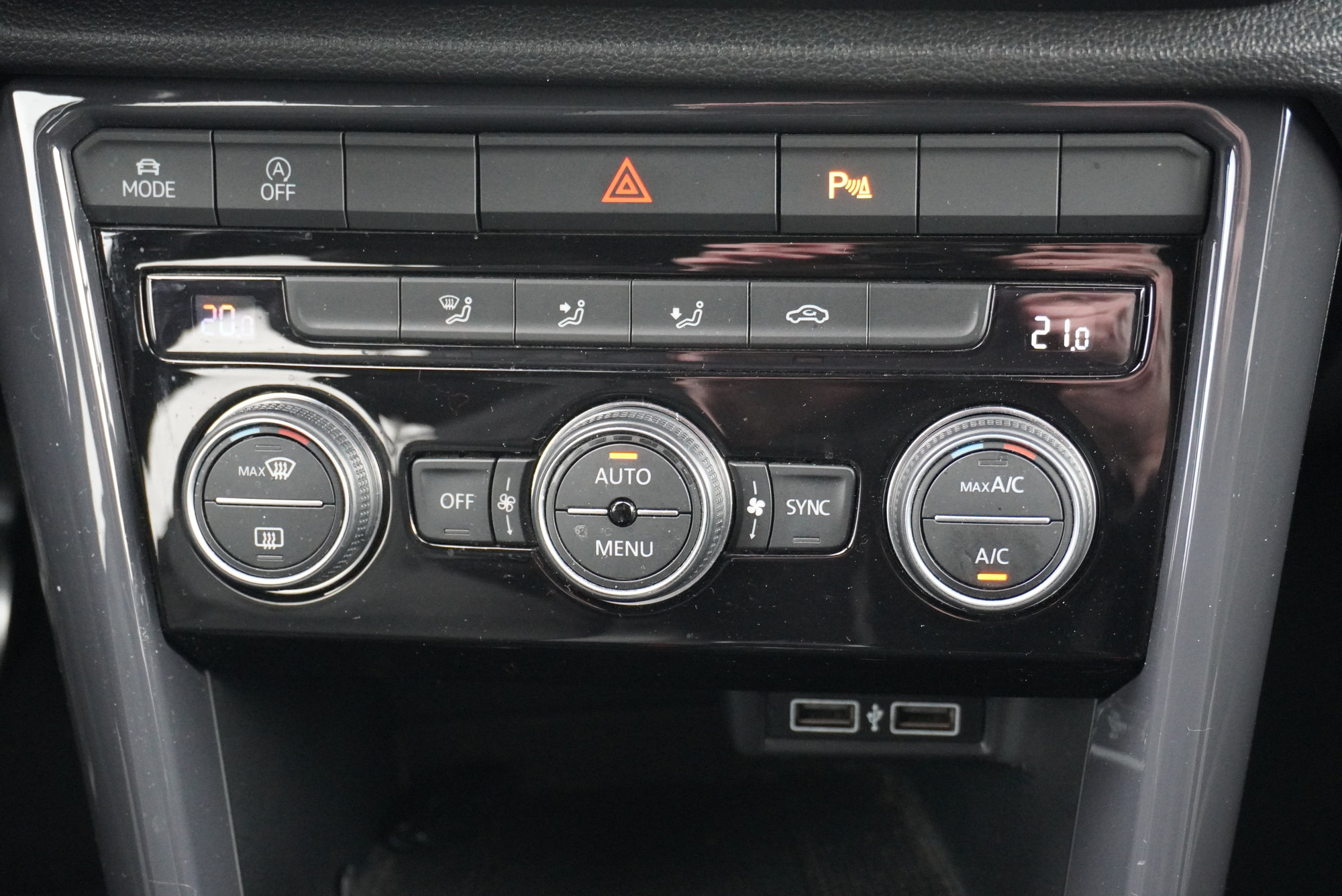 Volkswagen T-roc — 24