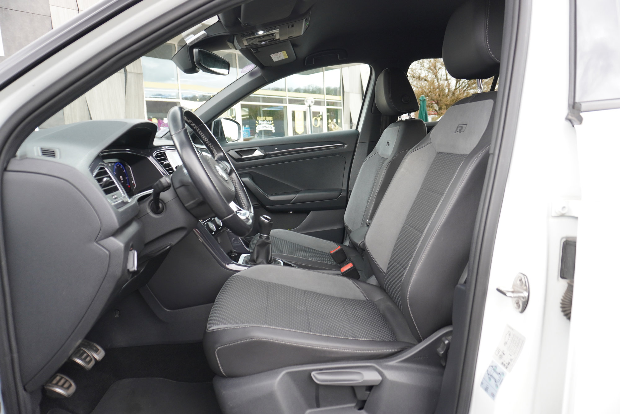 Volkswagen T-roc — 32