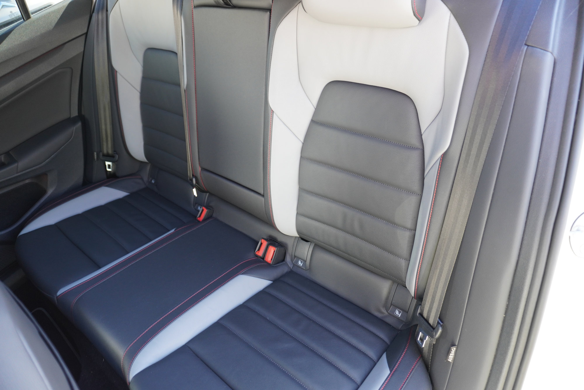 Volkswagen Golf — 15