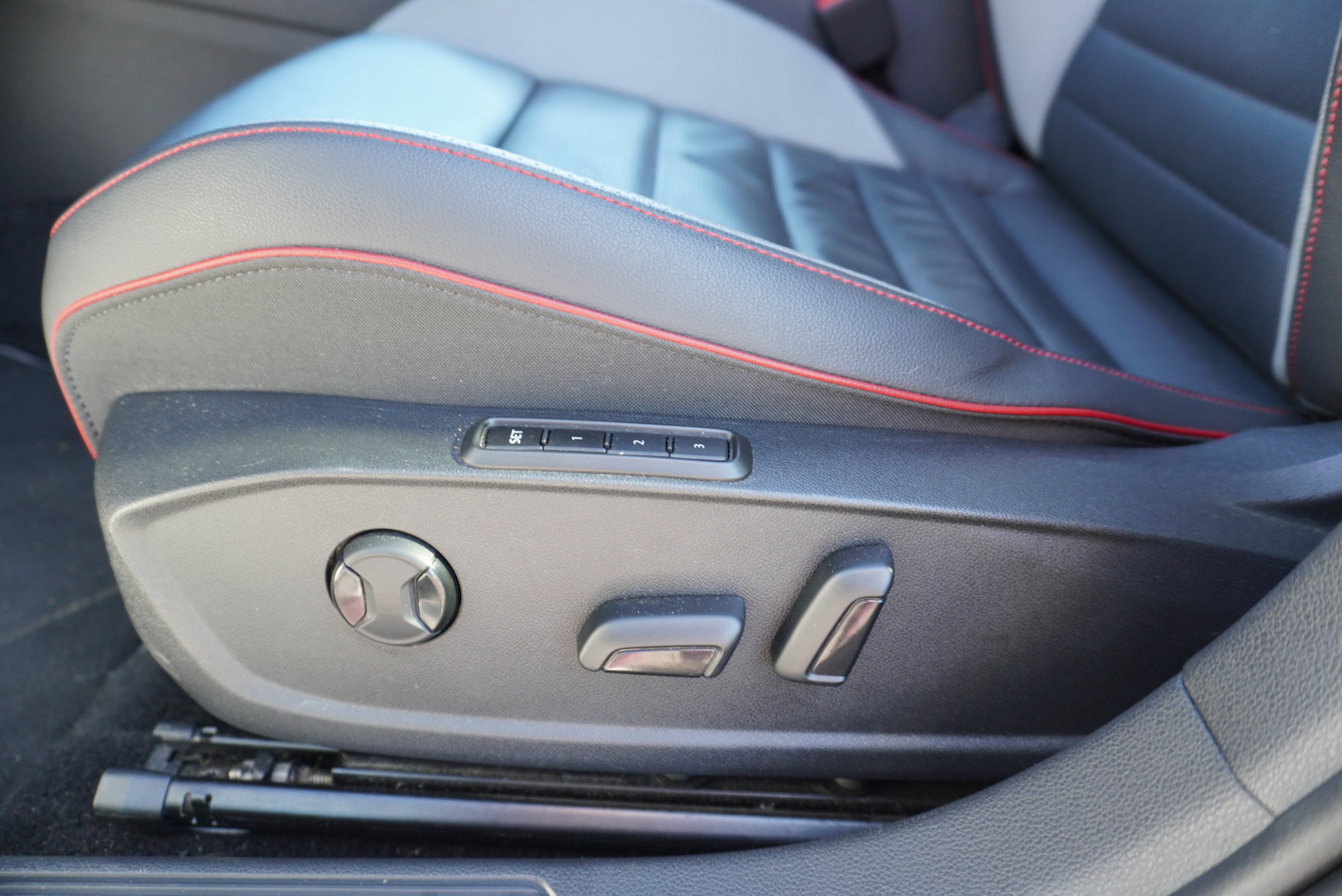 Volkswagen Golf — 28