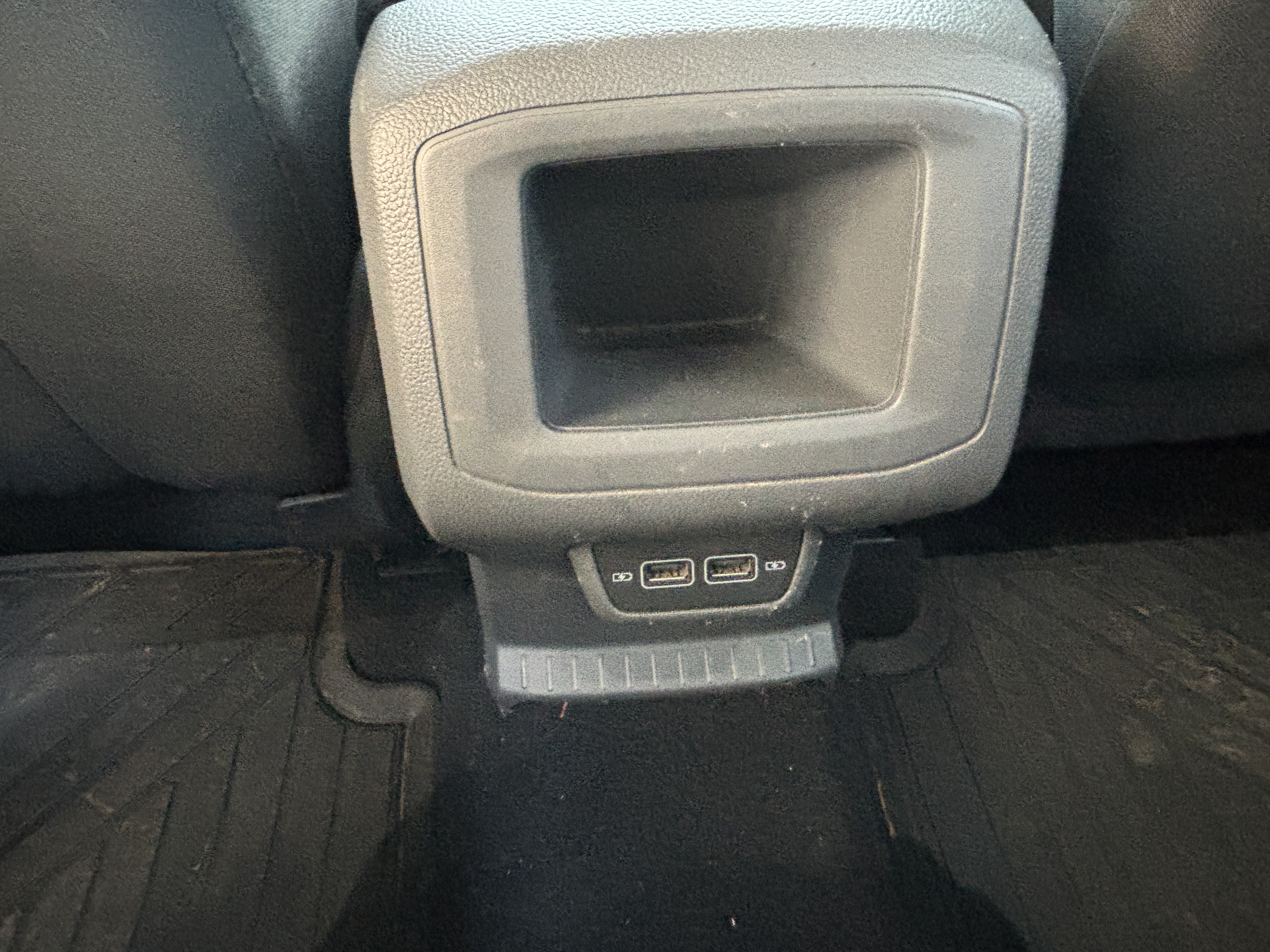 Volkswagen T-Cross — 19